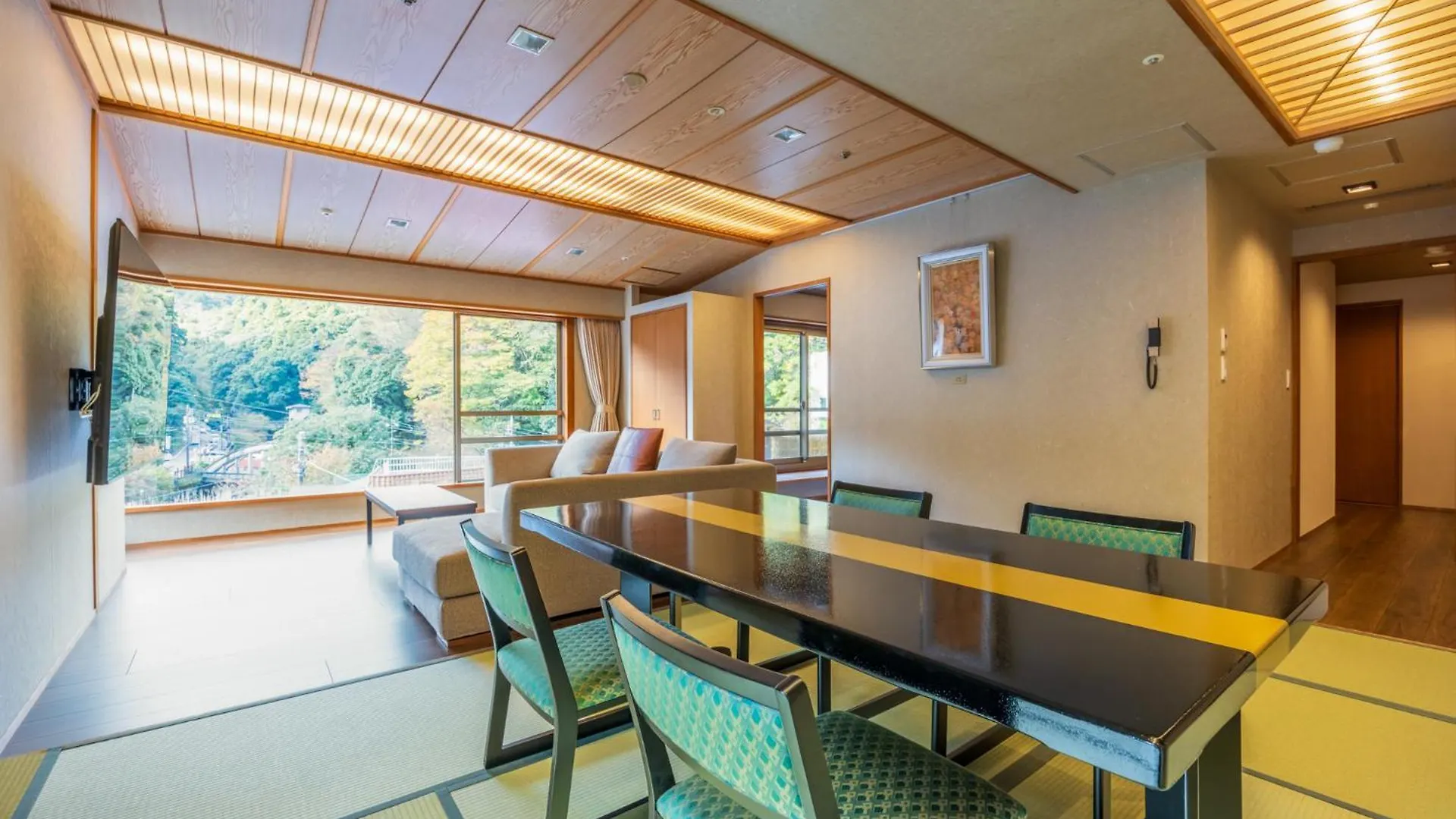 Hakone Yumoto Onsen Hotel Kajikaso 4*,
