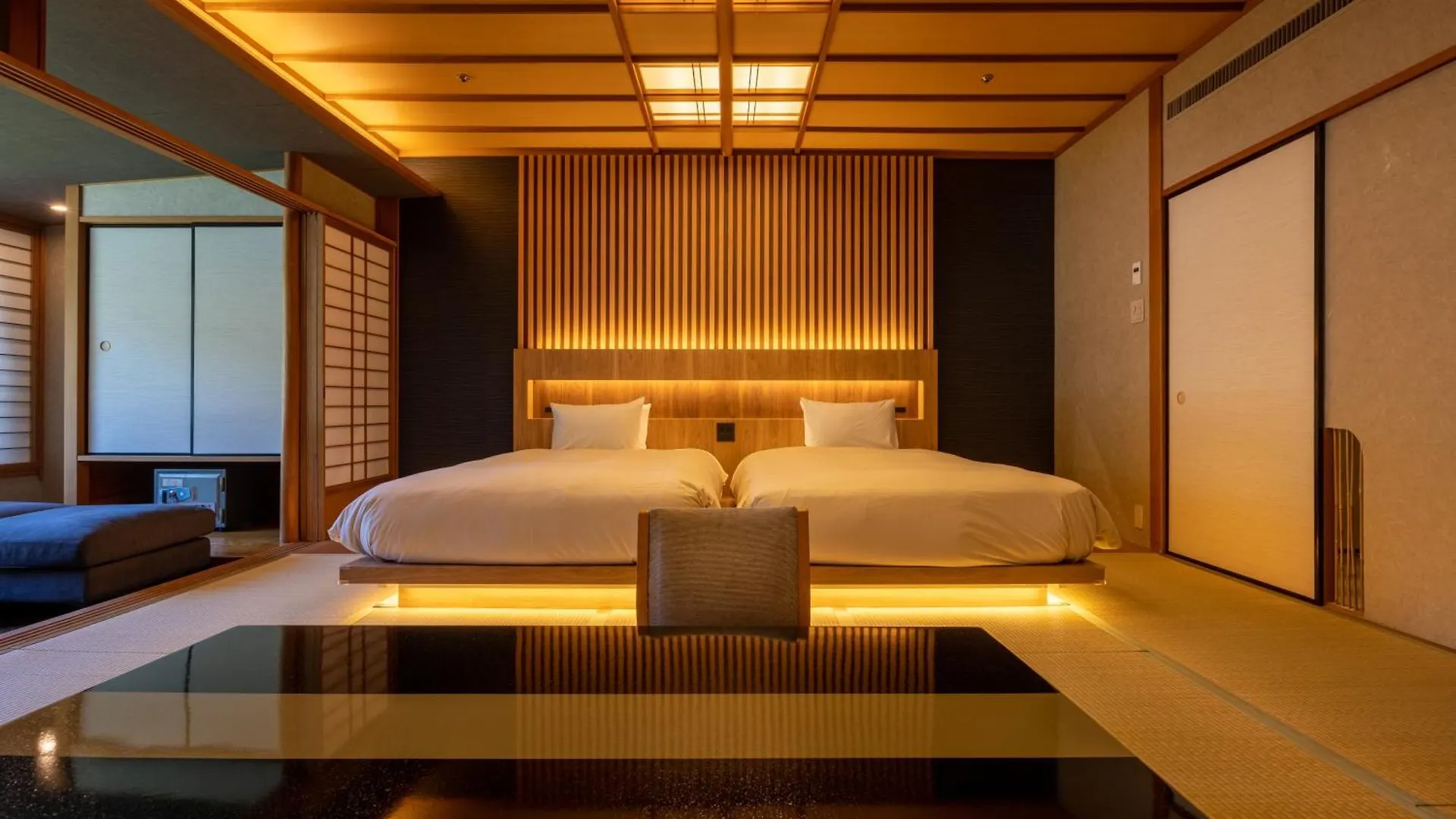 Hakone Yumoto Onsen Hotel Kajikaso 4*,  Japão