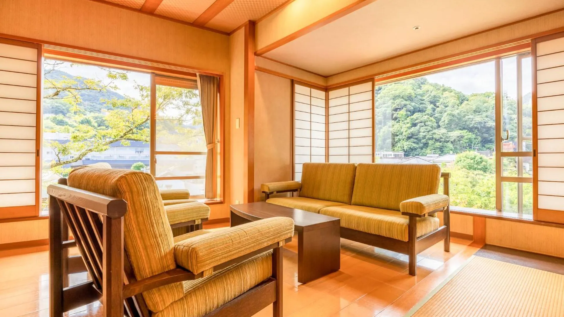 Hakone Yumoto Onsen Hotel Kajikaso 4*,  Japão
